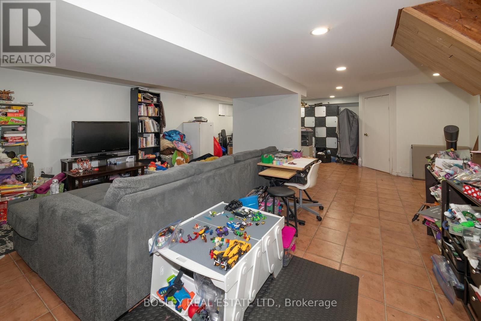 6 BOYD AVENUE - 11