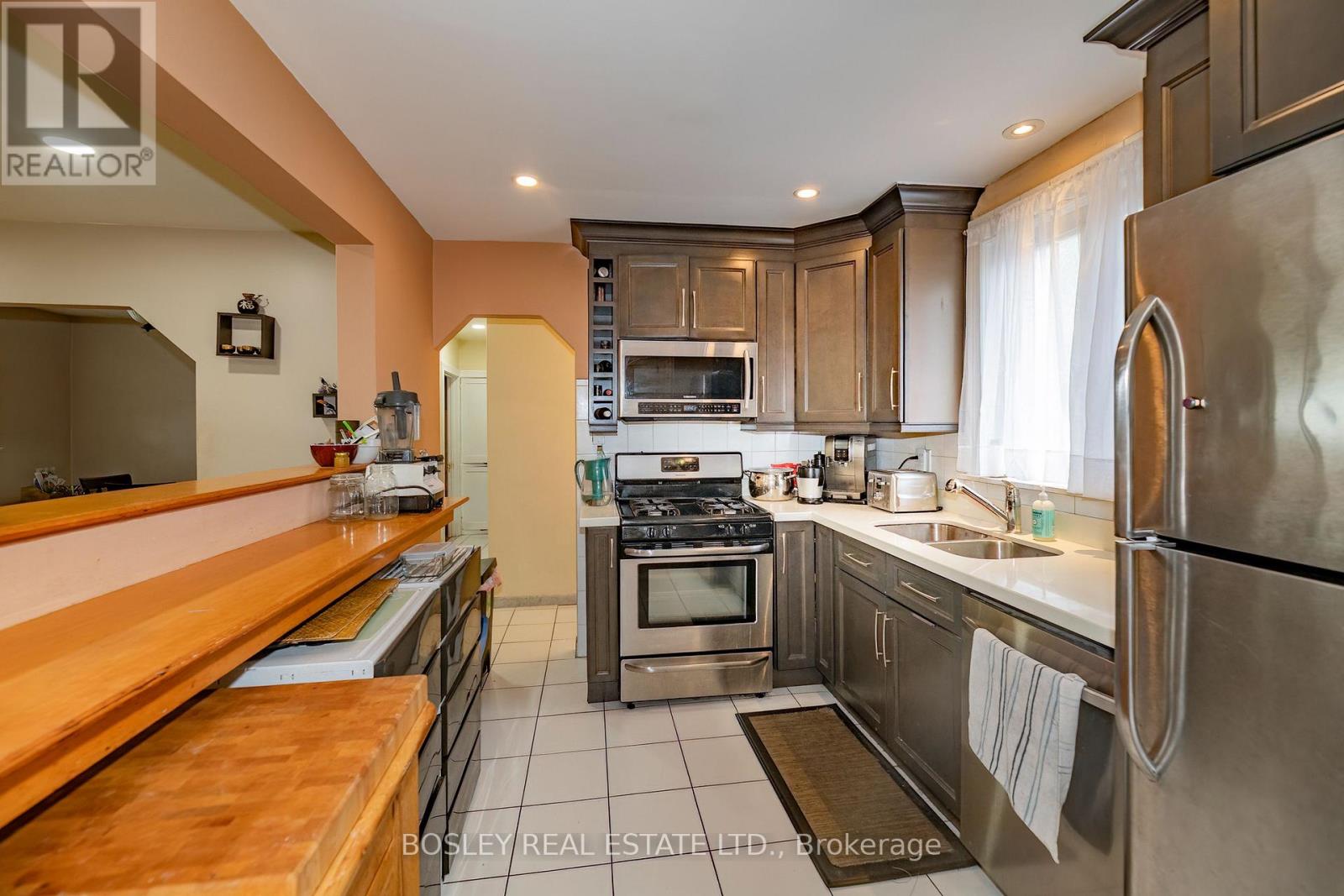 6 BOYD AVENUE - 5