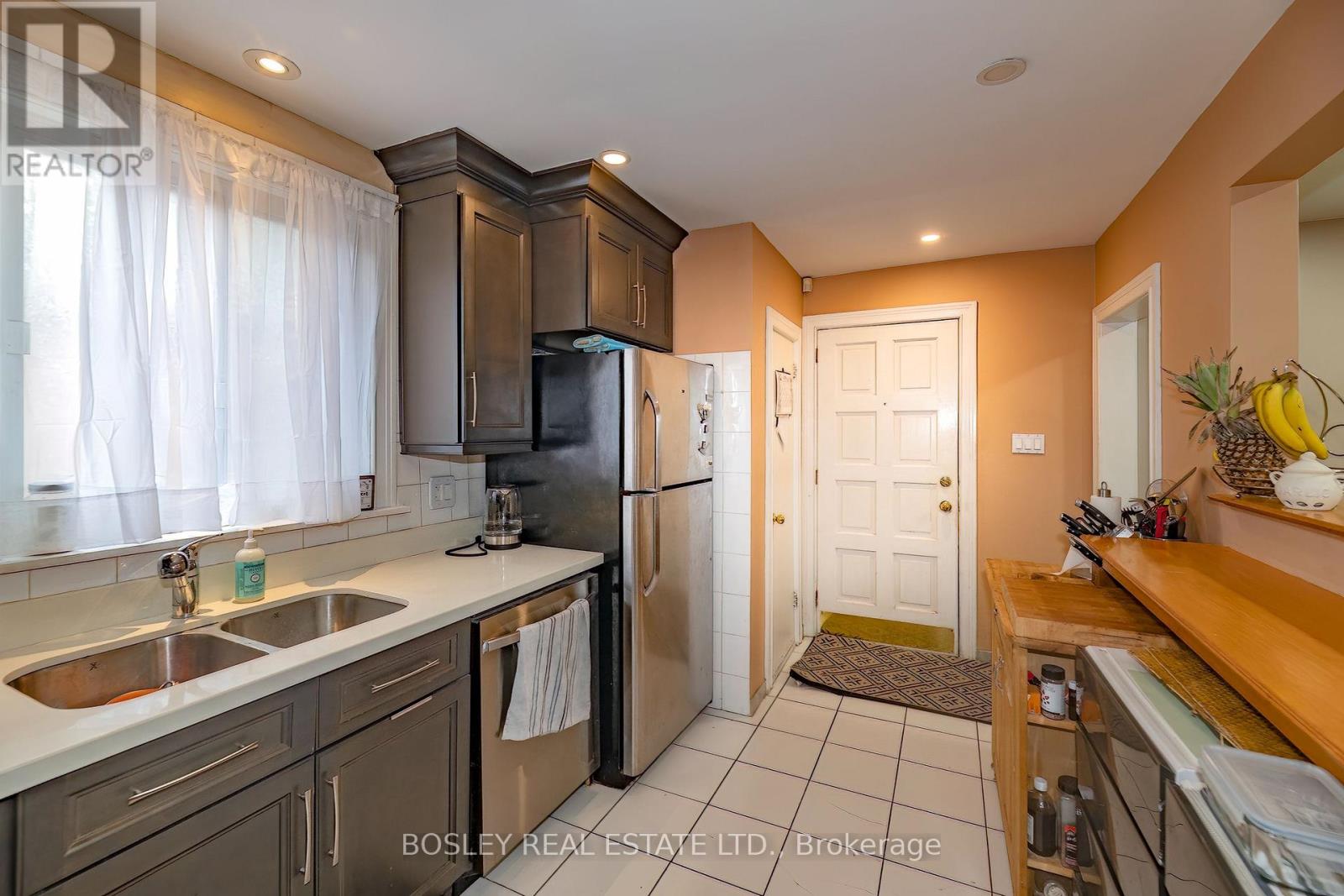 6 BOYD AVENUE - 6
