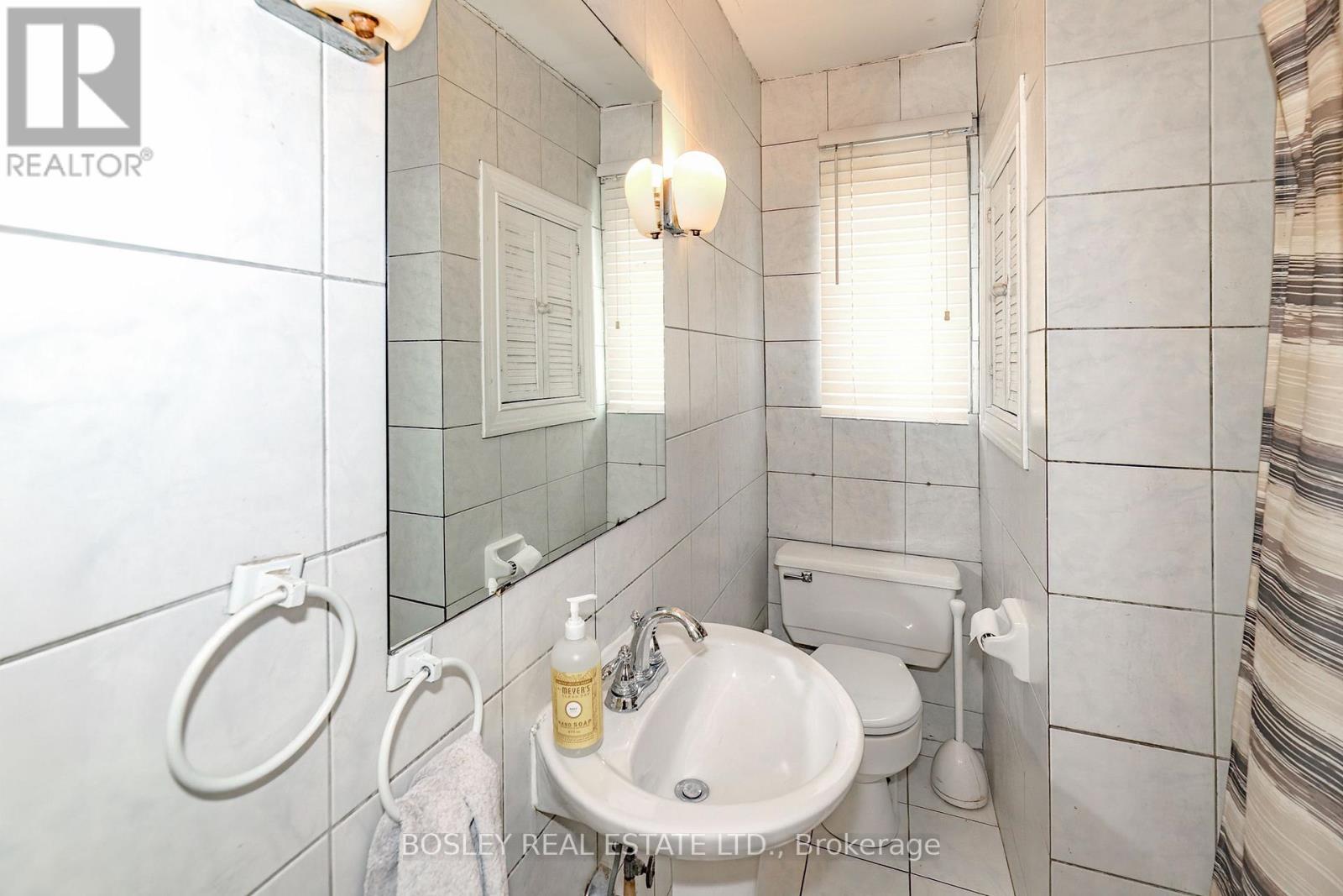 6 BOYD AVENUE - 9