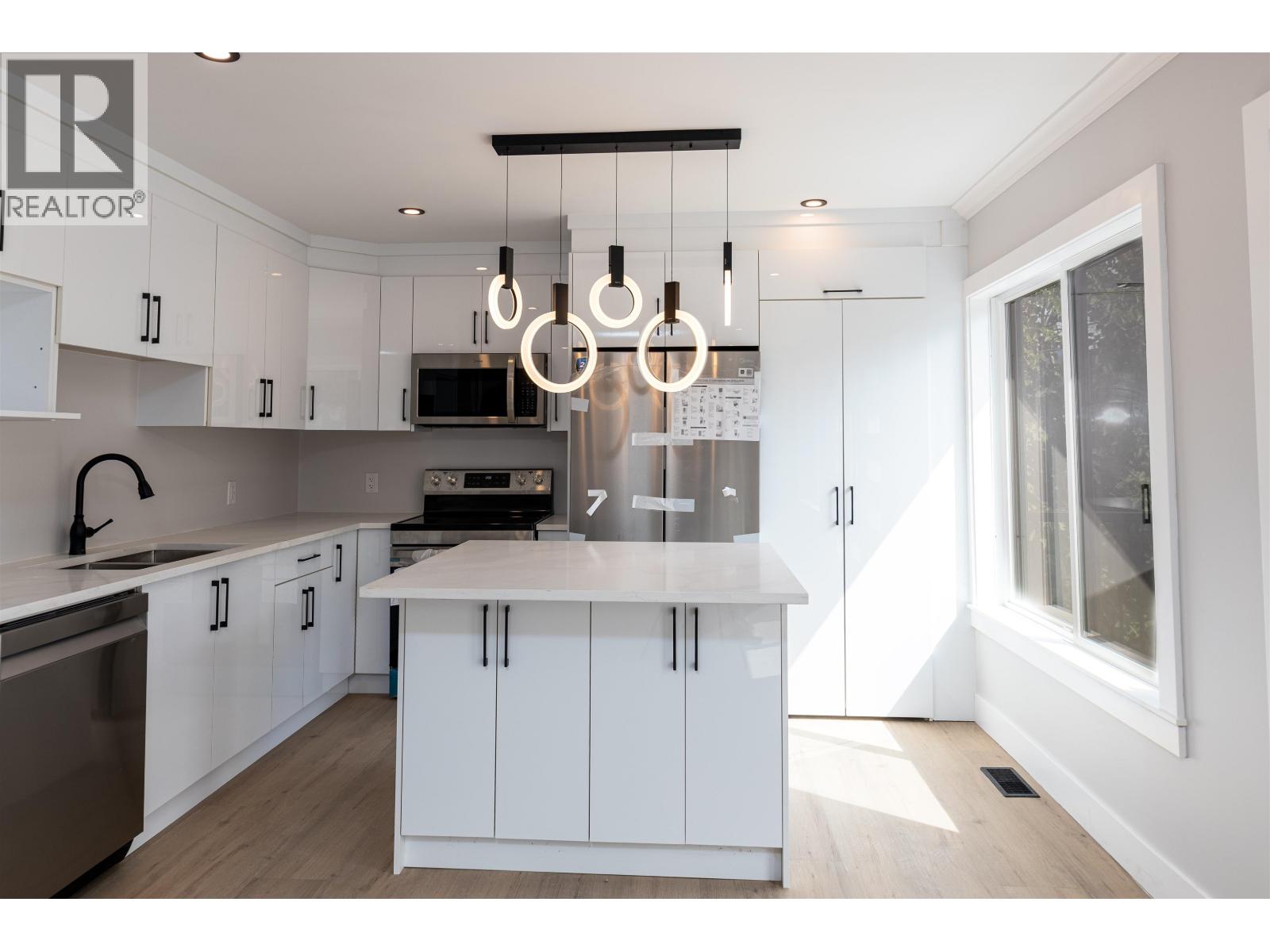2711 SPARKS STREET - 5