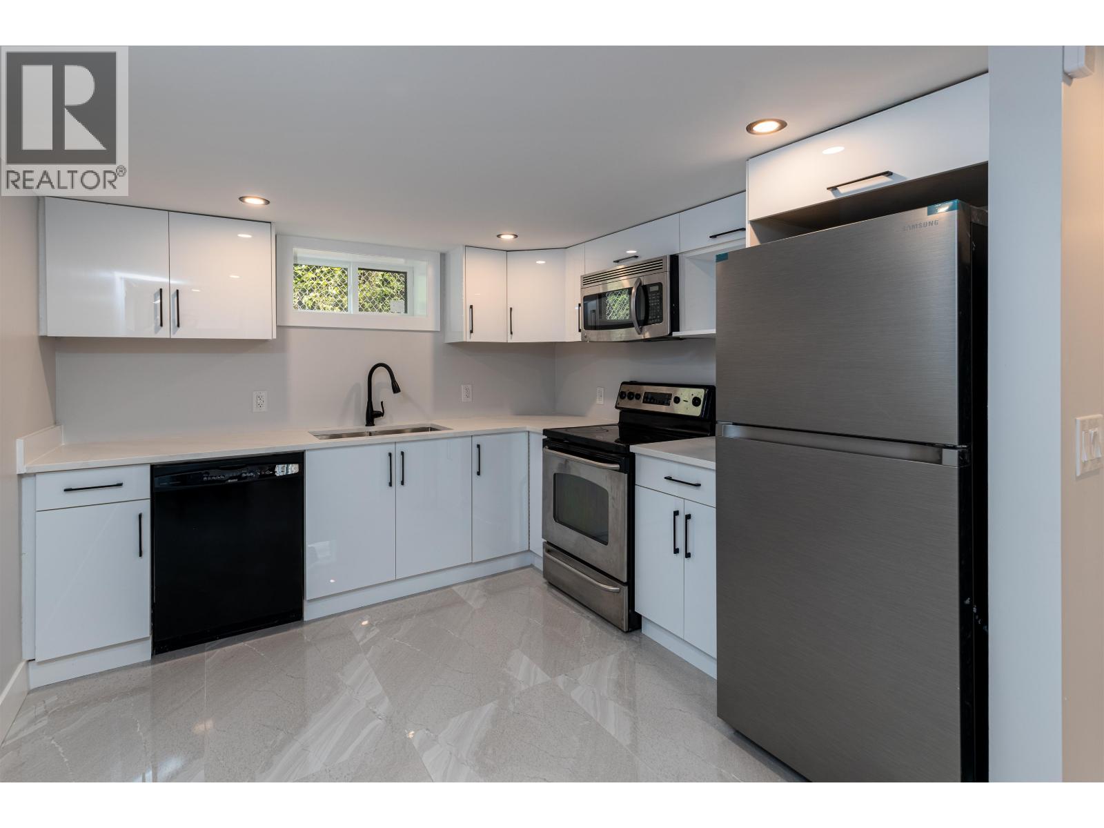 2711 SPARKS STREET - 17
