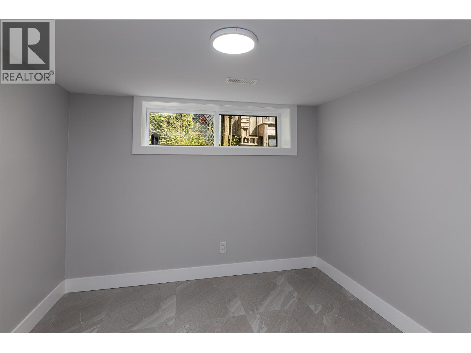 2711 SPARKS STREET - 18