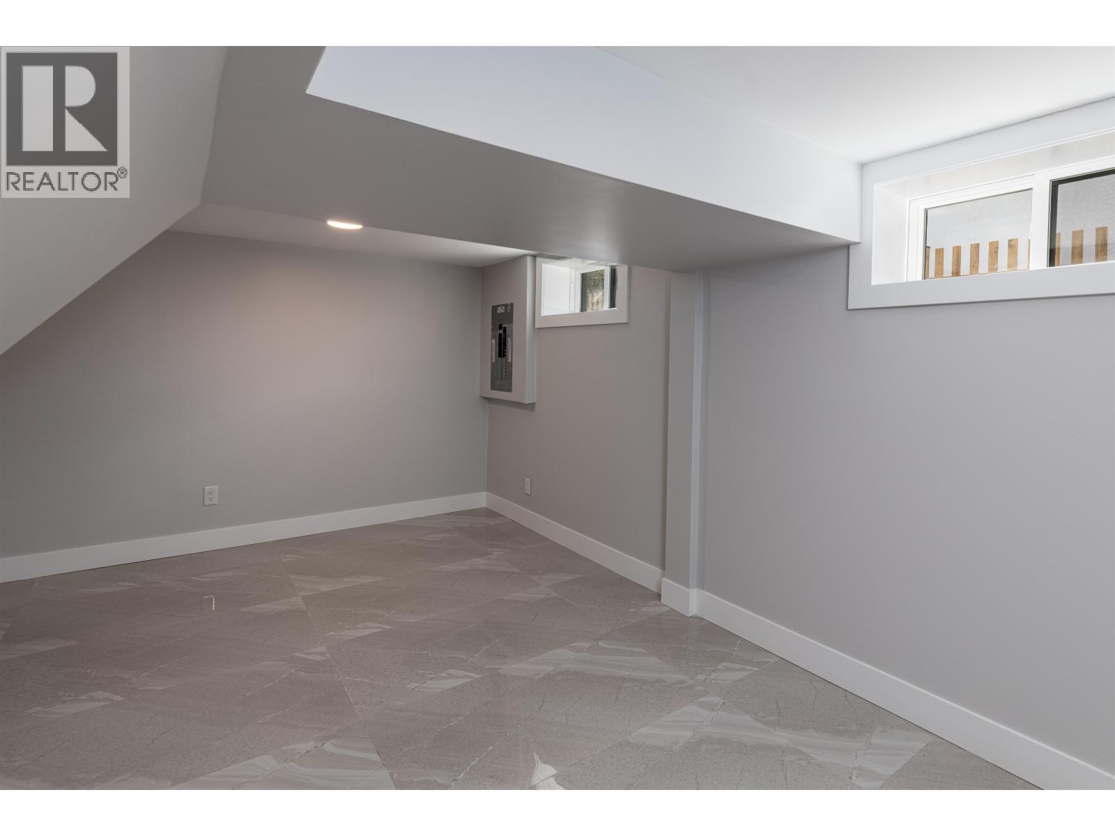 2711 SPARKS STREET - 21