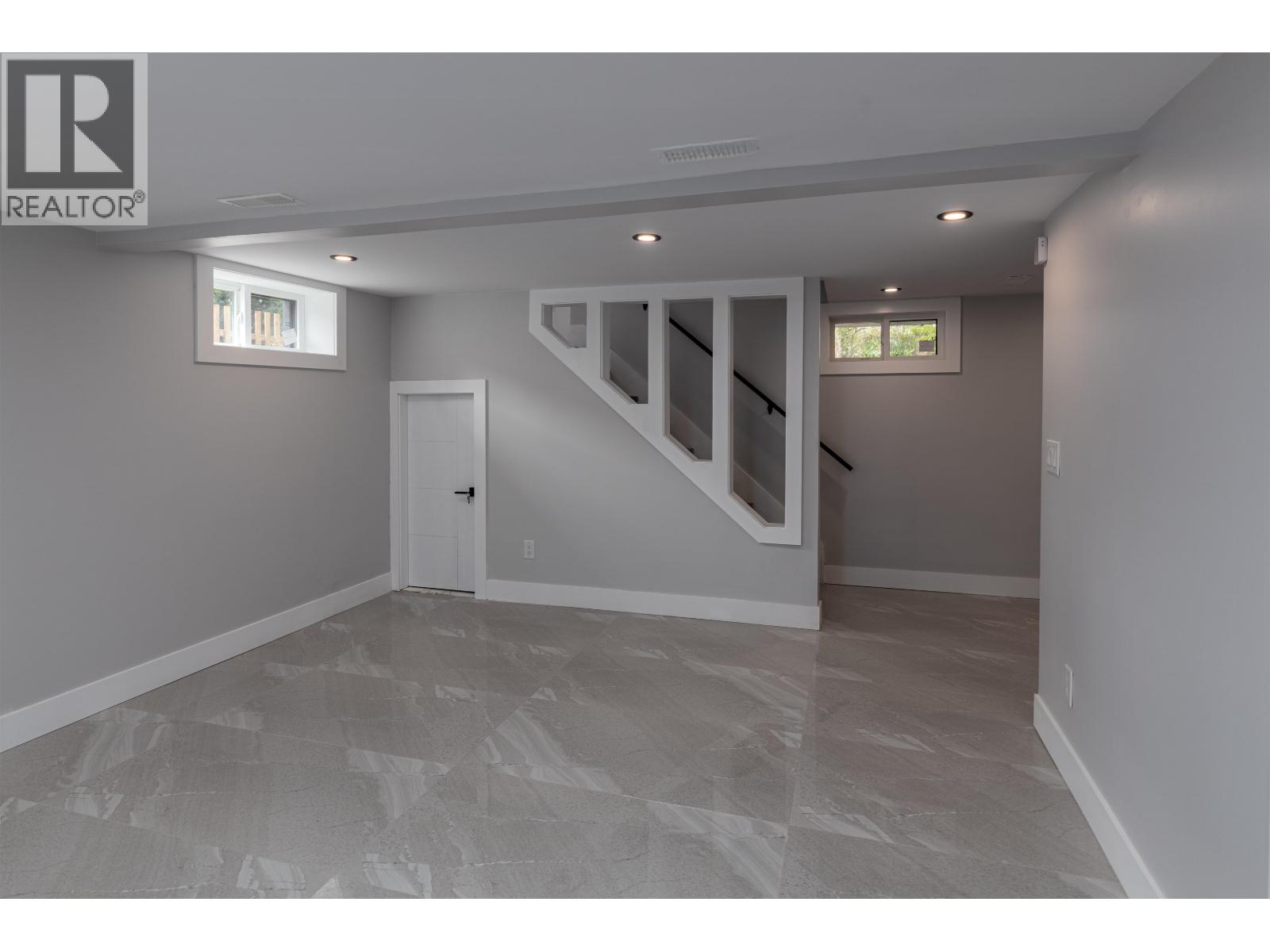 2711 SPARKS STREET - 15