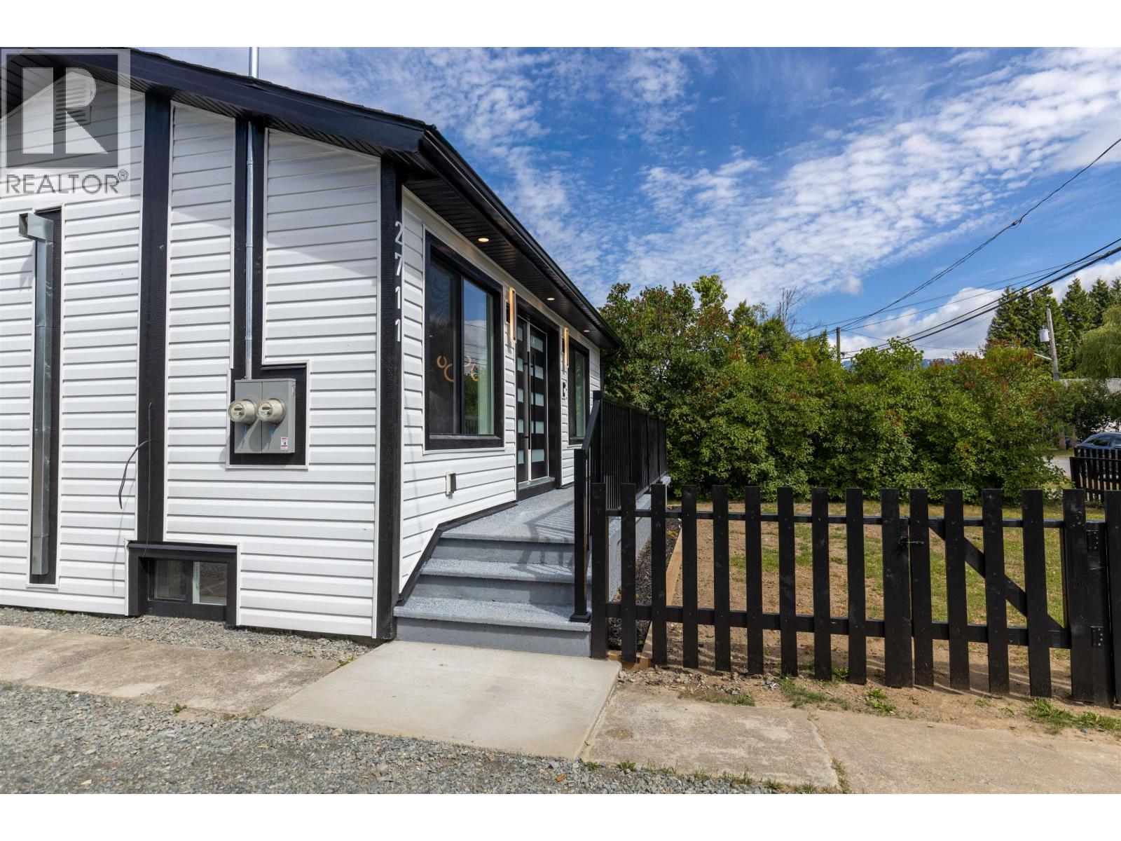 2711 SPARKS STREET - 27
