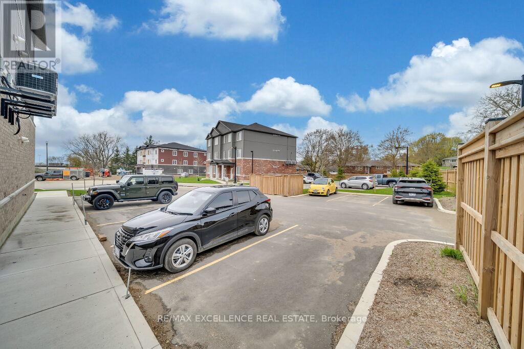 #3 20 MURRAY COURT - 25