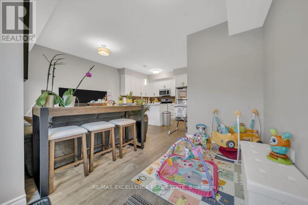 #3 20 MURRAY COURT - Image 3