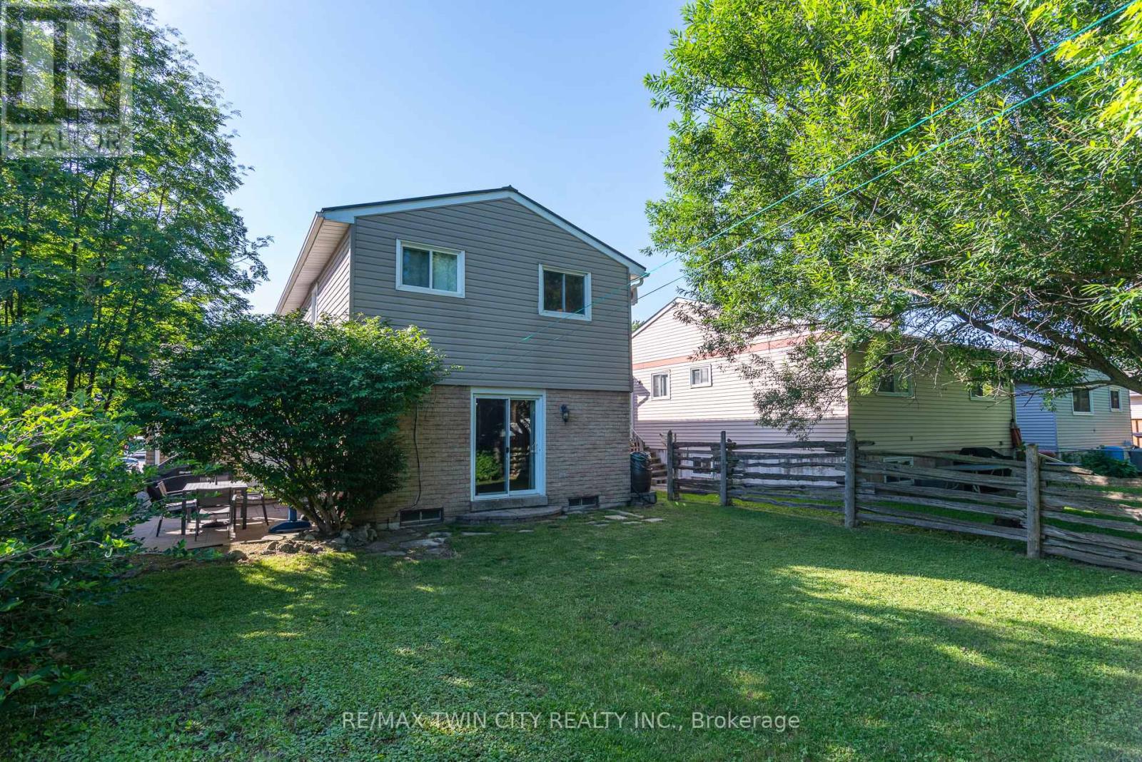 162 PARKSIDE DRIVE E - Image 11