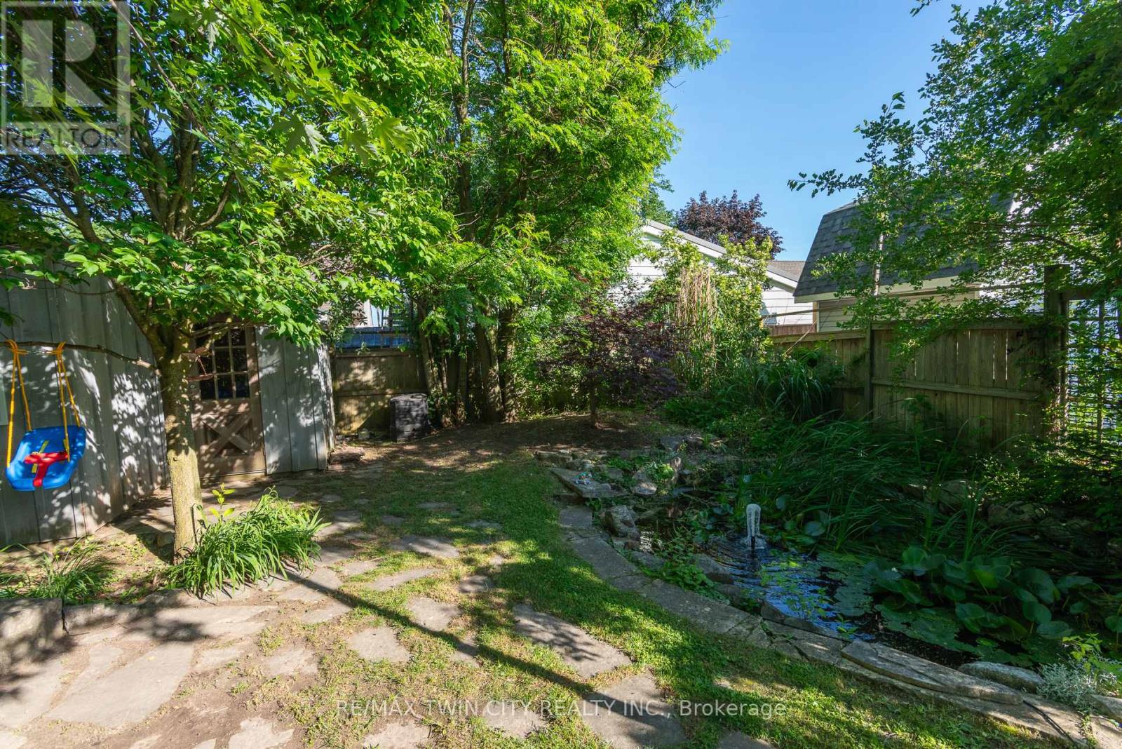 162 PARKSIDE DRIVE E - Image 13