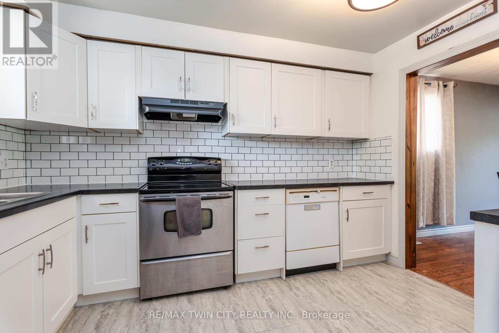 162 PARKSIDE DRIVE E - Image 33