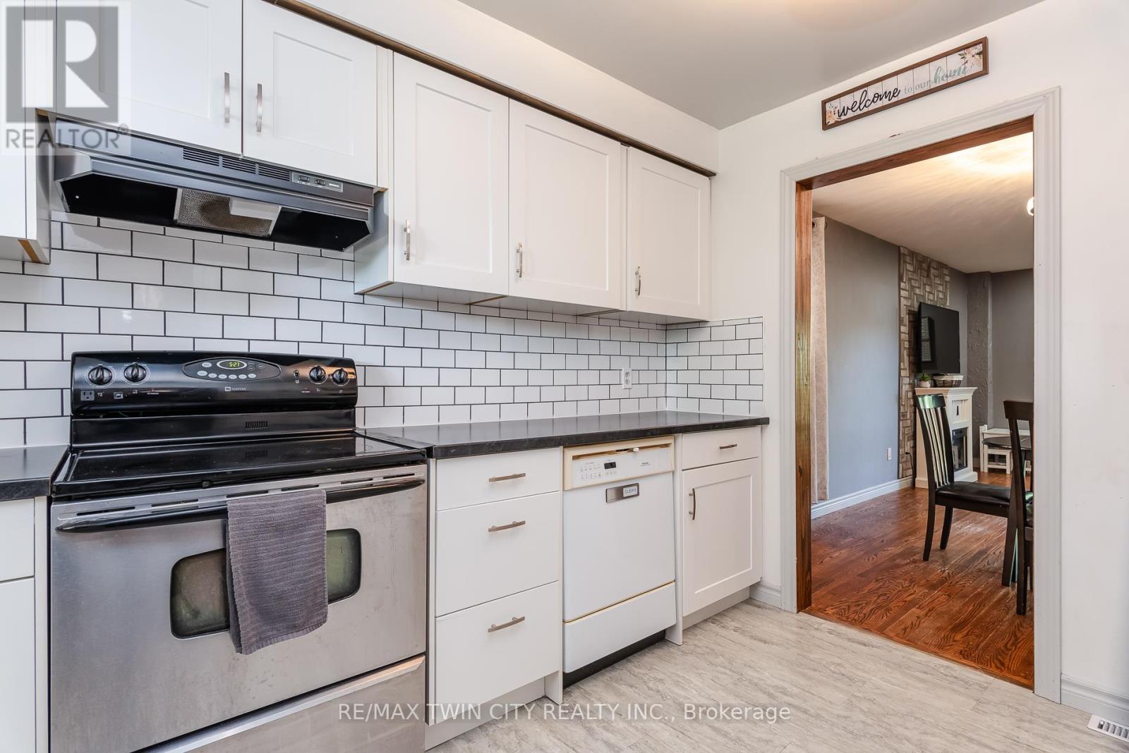 162 PARKSIDE DRIVE E - Image 34