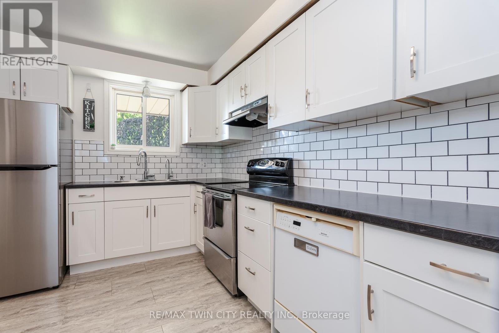 162 PARKSIDE DRIVE E - Image 35
