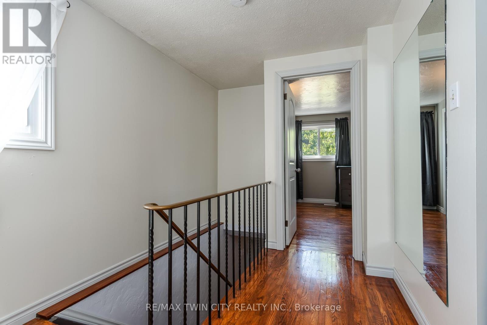 162 PARKSIDE DRIVE E - Image 38