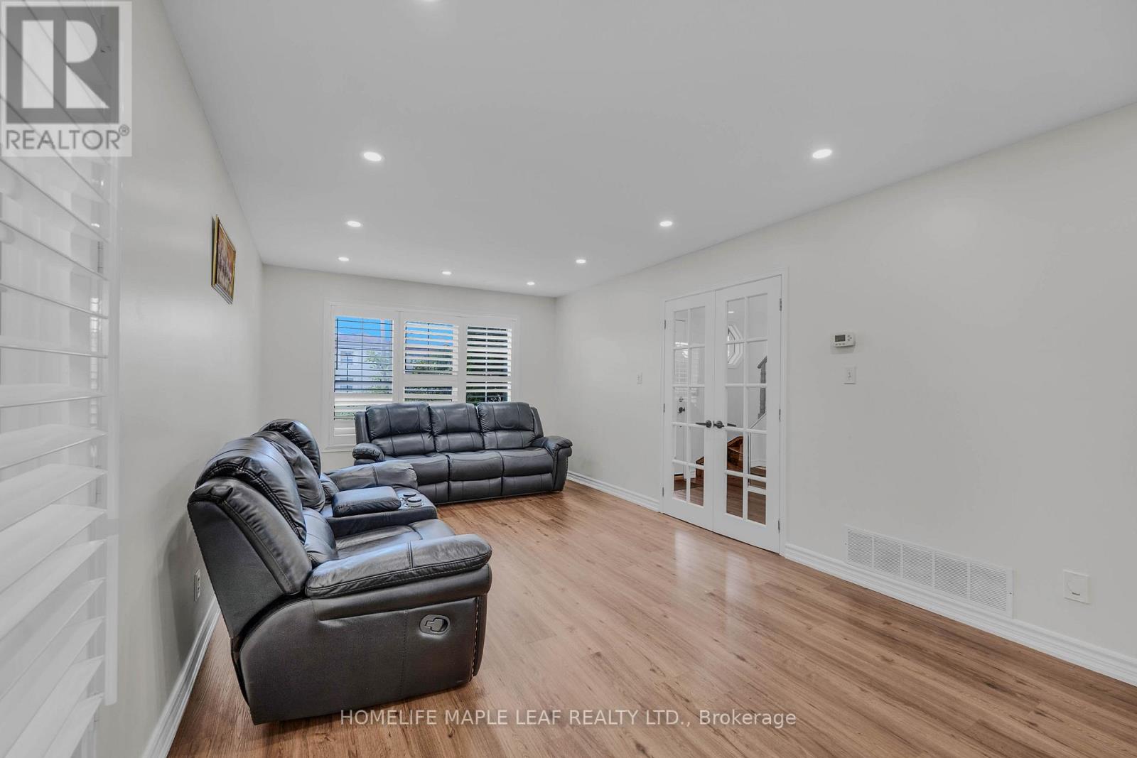 191 STIRLING MACGREGOR DRIVE - 12