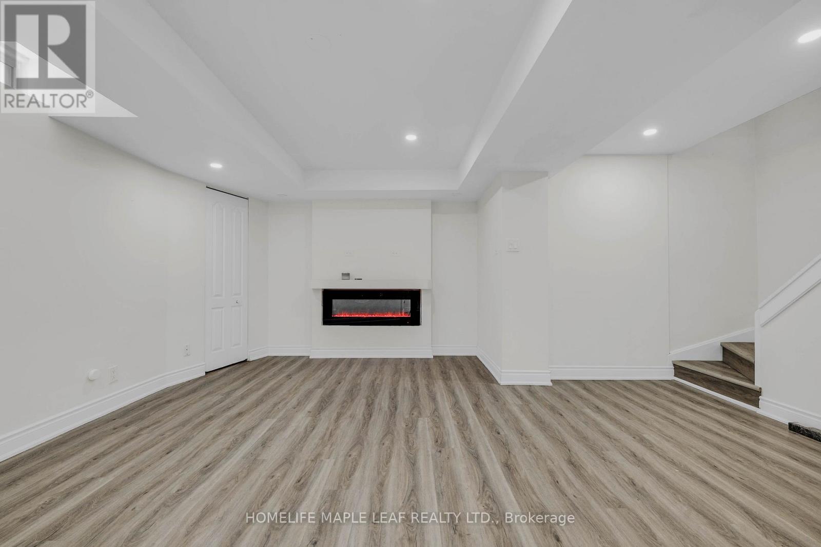 191 STIRLING MACGREGOR DRIVE - 26