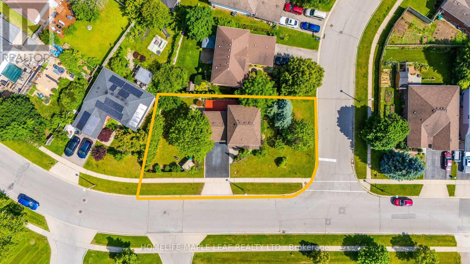 191 STIRLING MACGREGOR DRIVE - 33