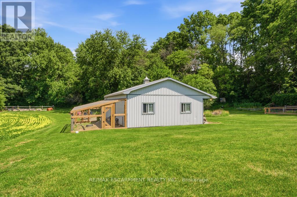1119 POWERLINE ROAD E - Image 39