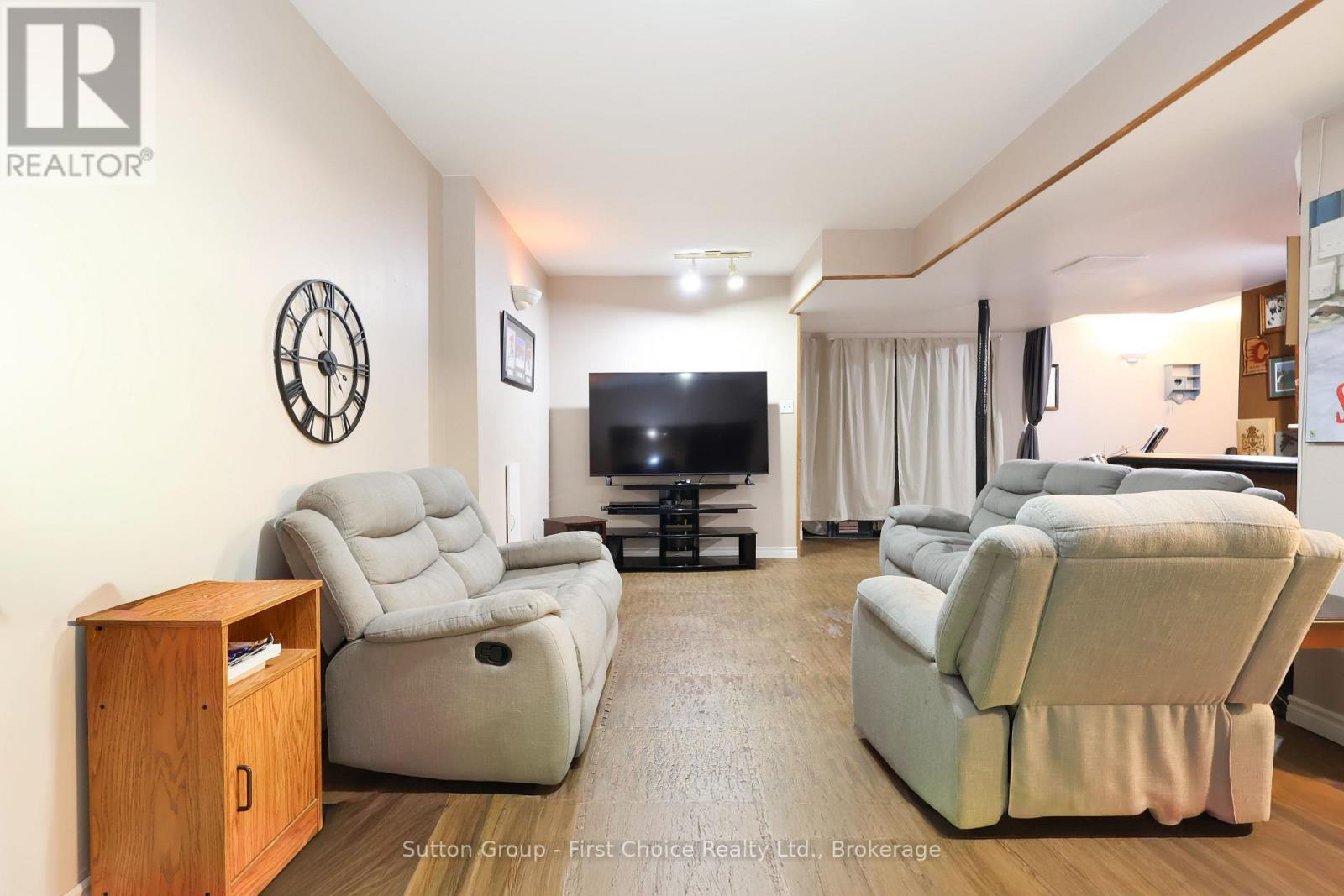 #B 129 MITCHELL COURT E - 20