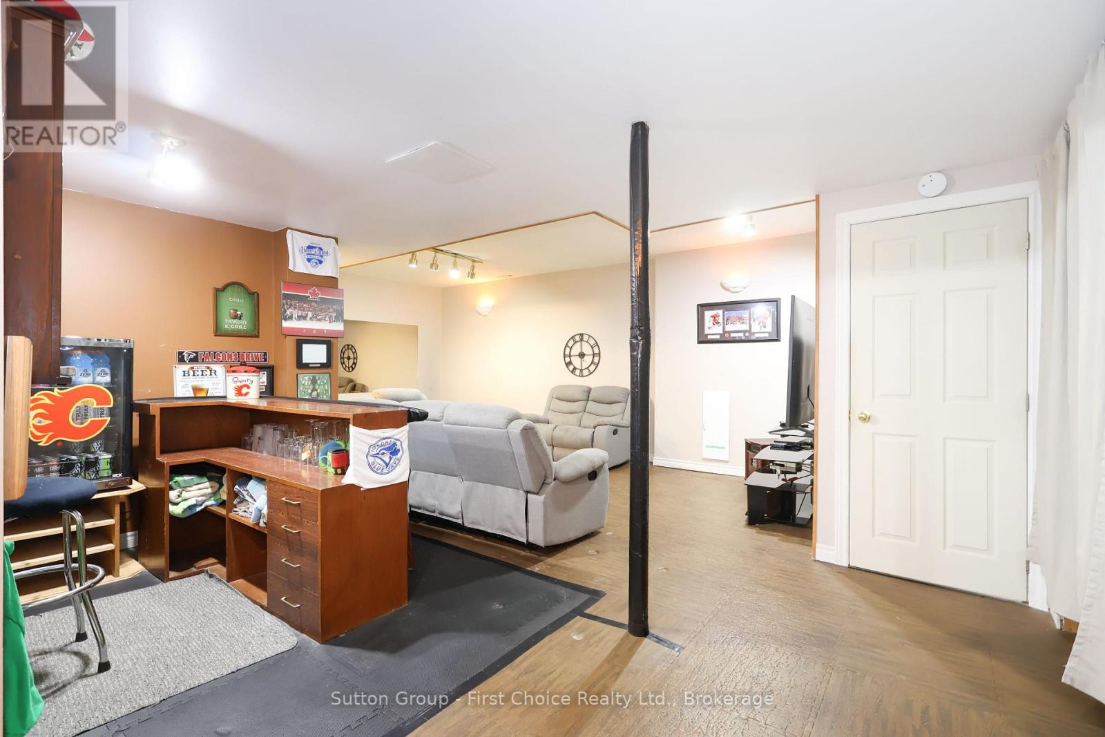 #B 129 MITCHELL COURT E - 22