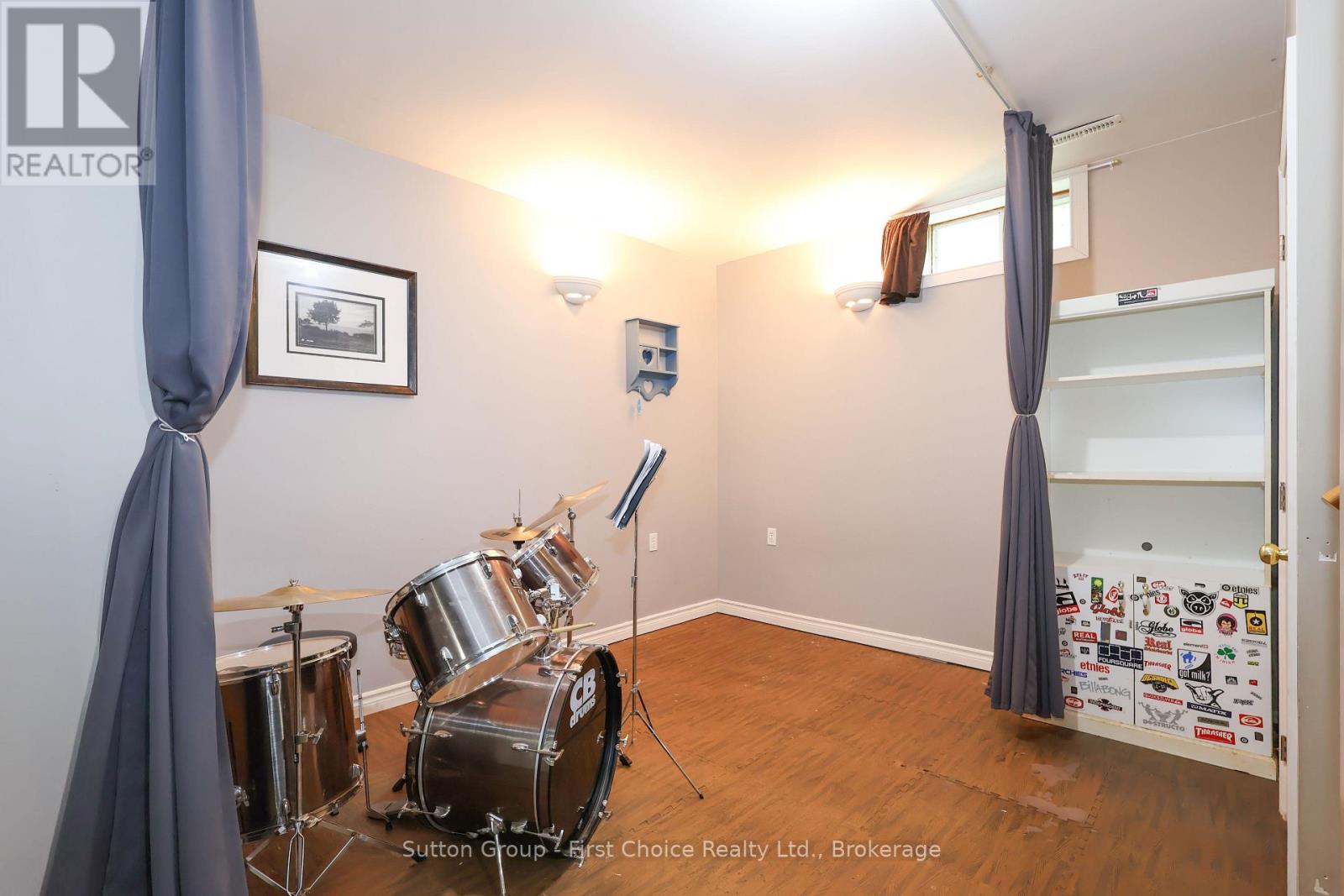 #B 129 MITCHELL COURT E - 25