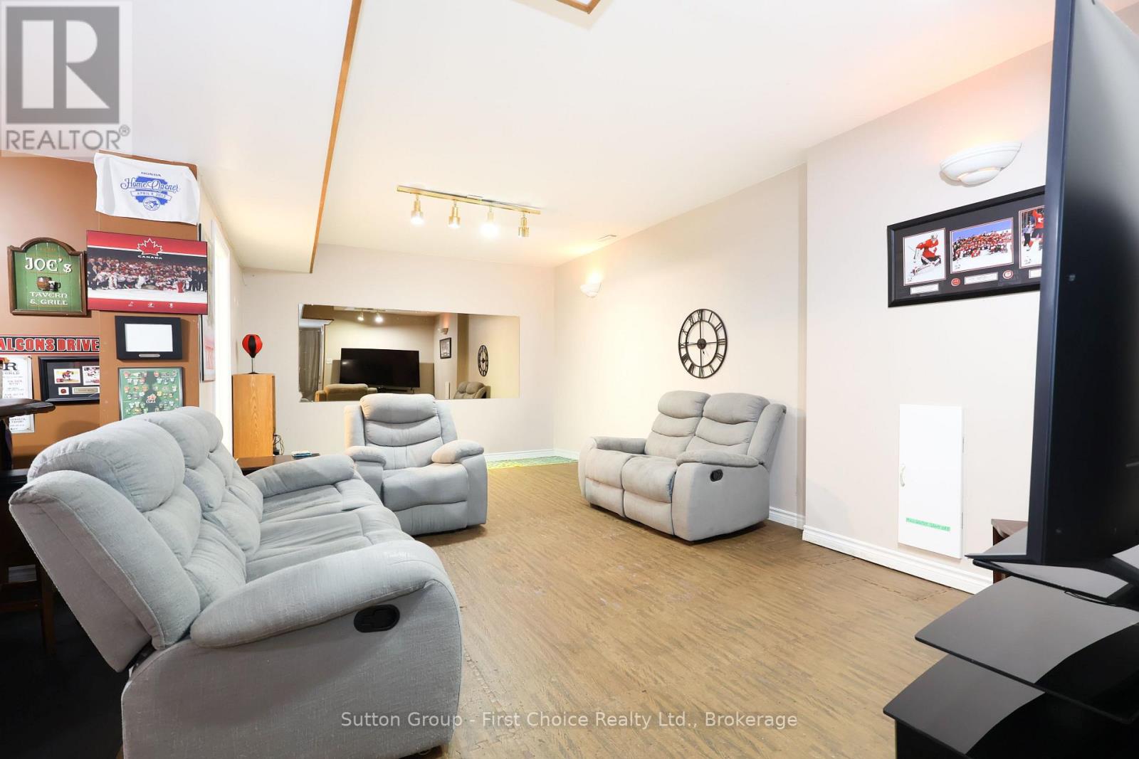 #B 129 MITCHELL COURT E - 21