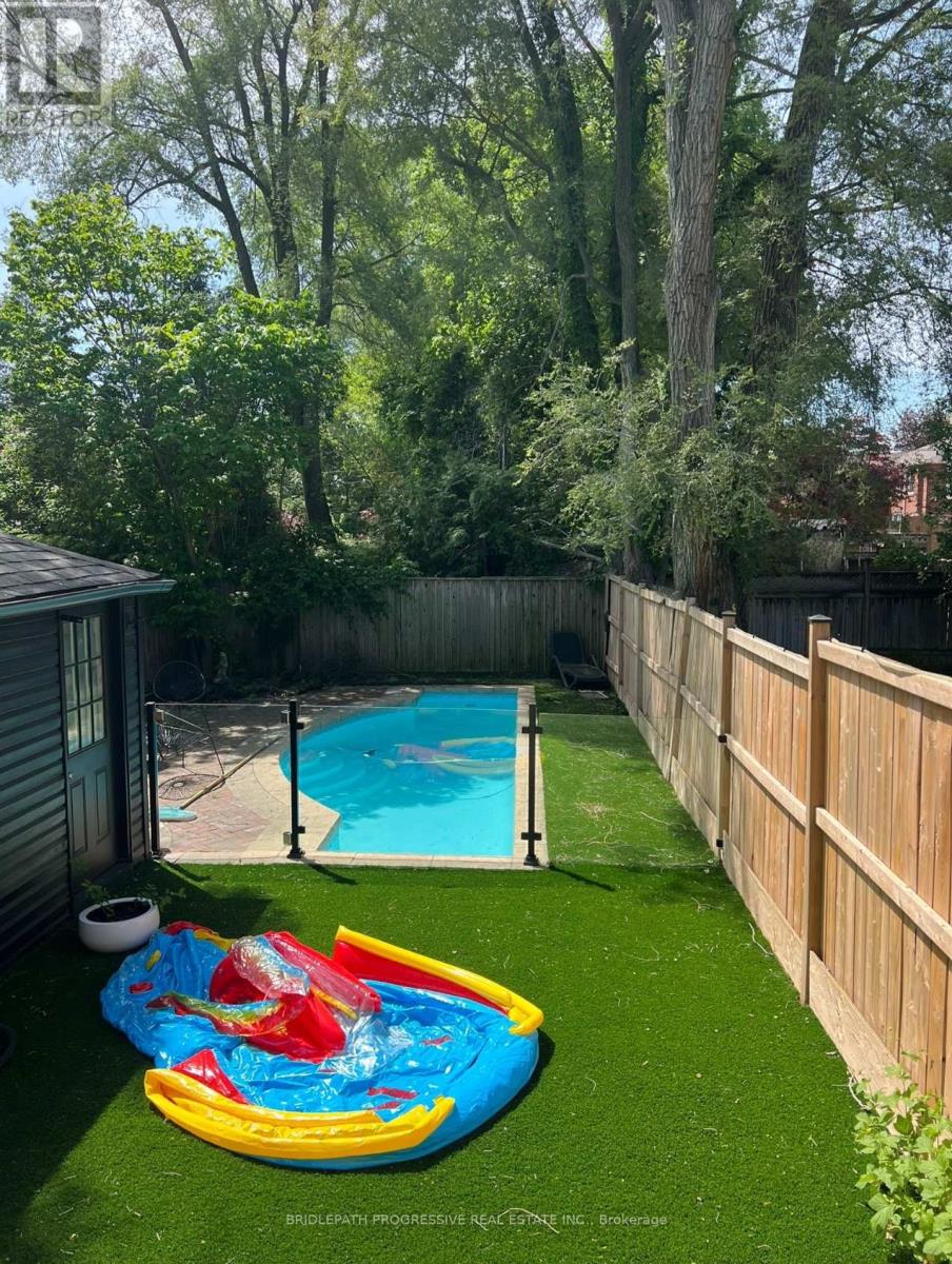 127 GLENVALE BOULEVARD - 29
