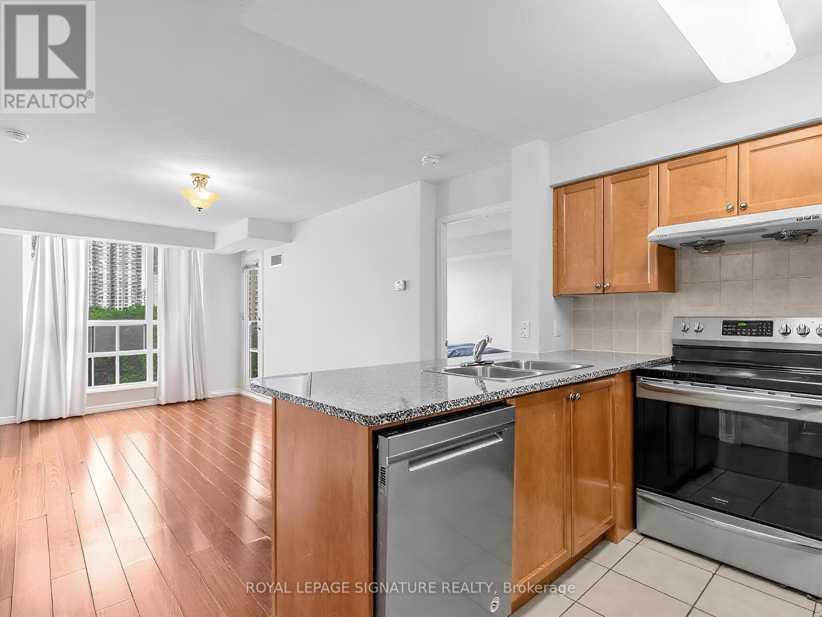 #1512 68 GRANGEWAY AVENUE - 1