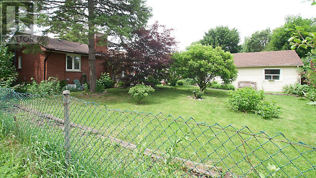802 PHYLLIS STREET - 22