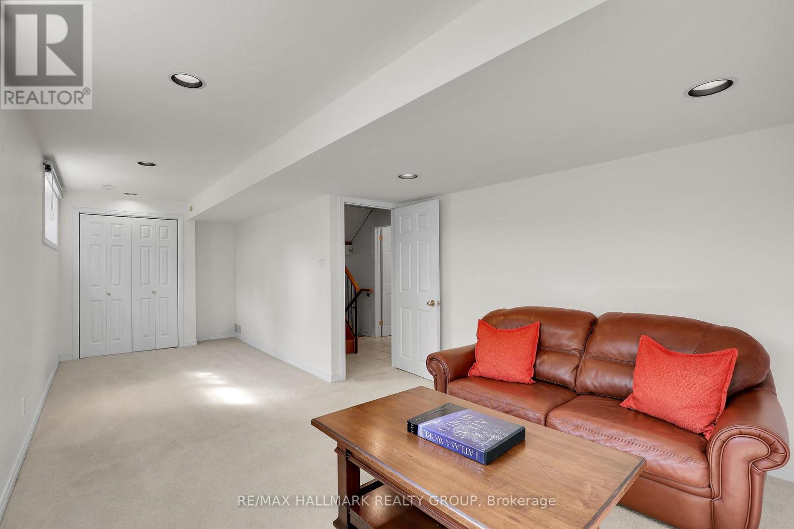 37 LYALL STREET - 27