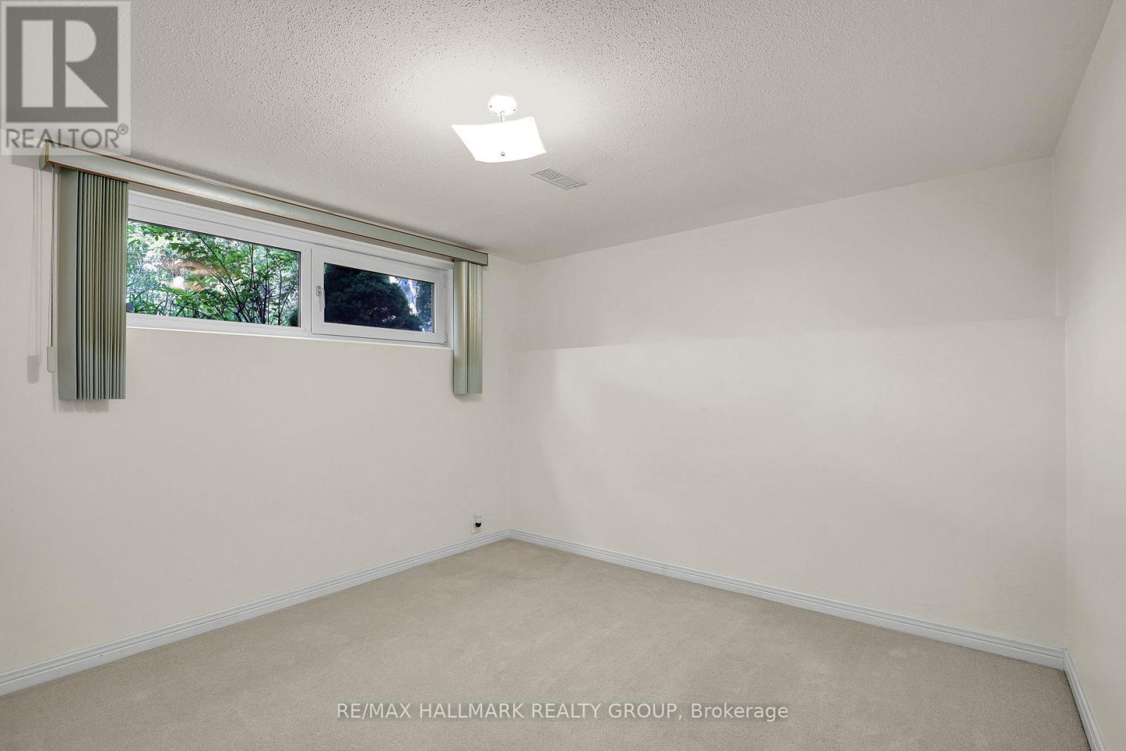 37 LYALL STREET - 24