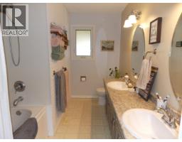 760 Smith Street, Williams Lake, BC V2G4A5 Photo 14