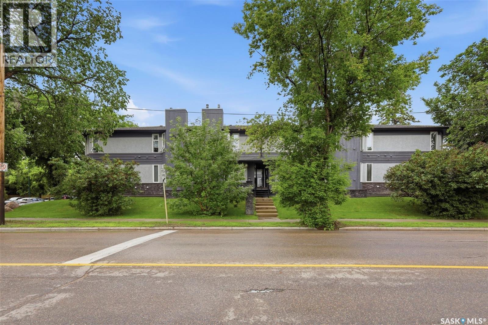 214 114 Clarence AVENUE S - photo 3
