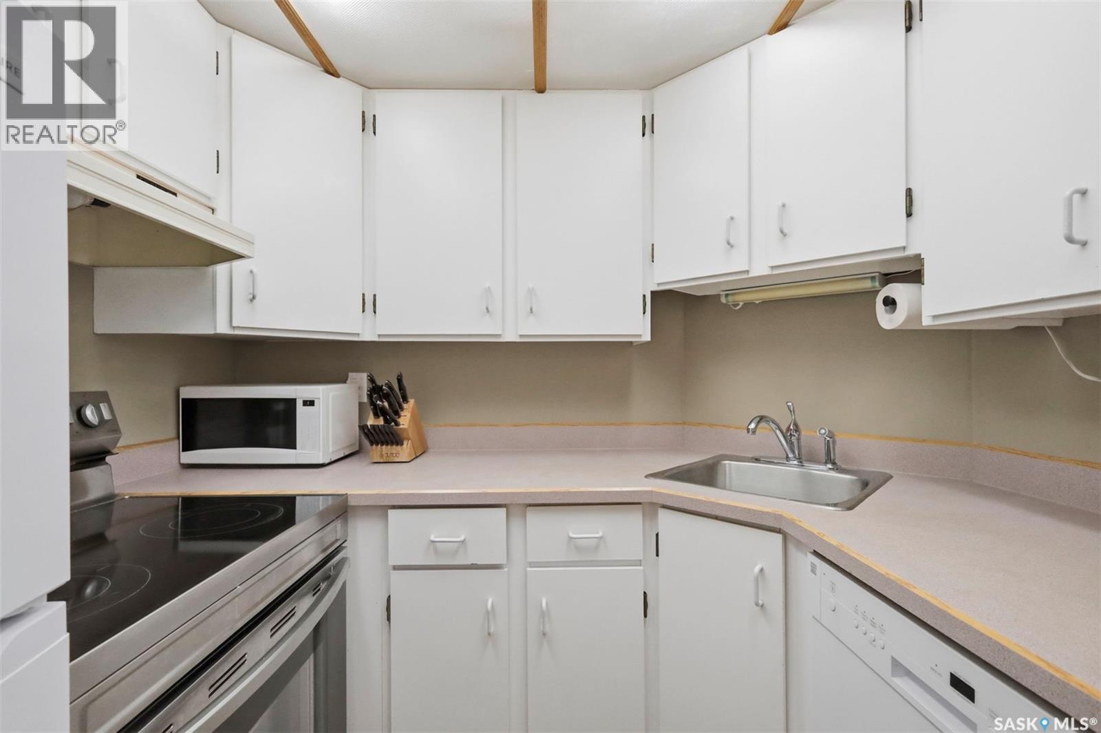 214 114 Clarence AVENUE S — photo 14
