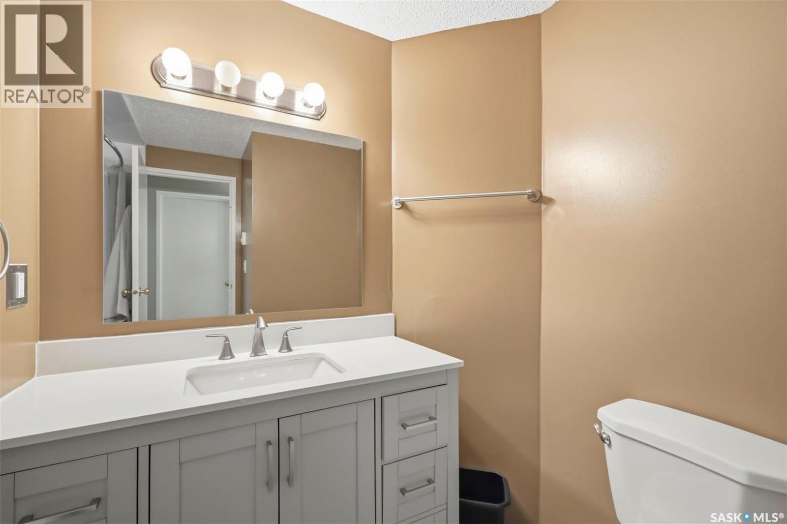 214 114 Clarence AVENUE S — photo 22