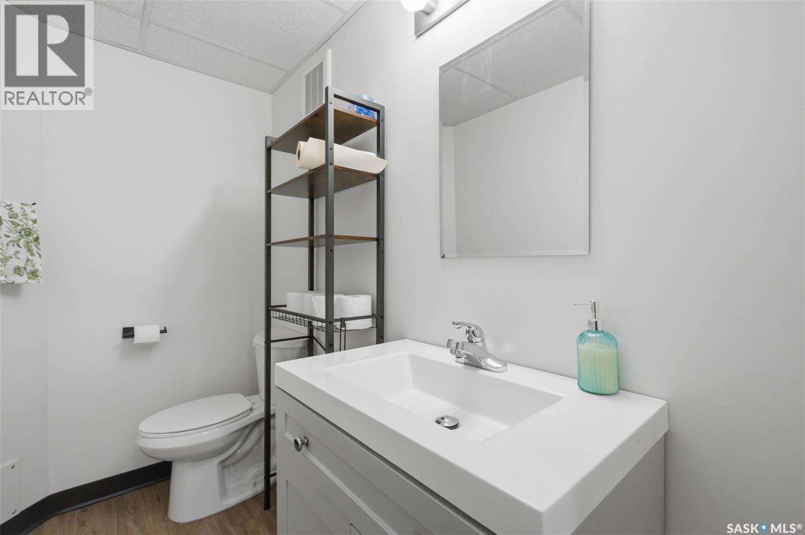 214 114 Clarence AVENUE S — photo 43