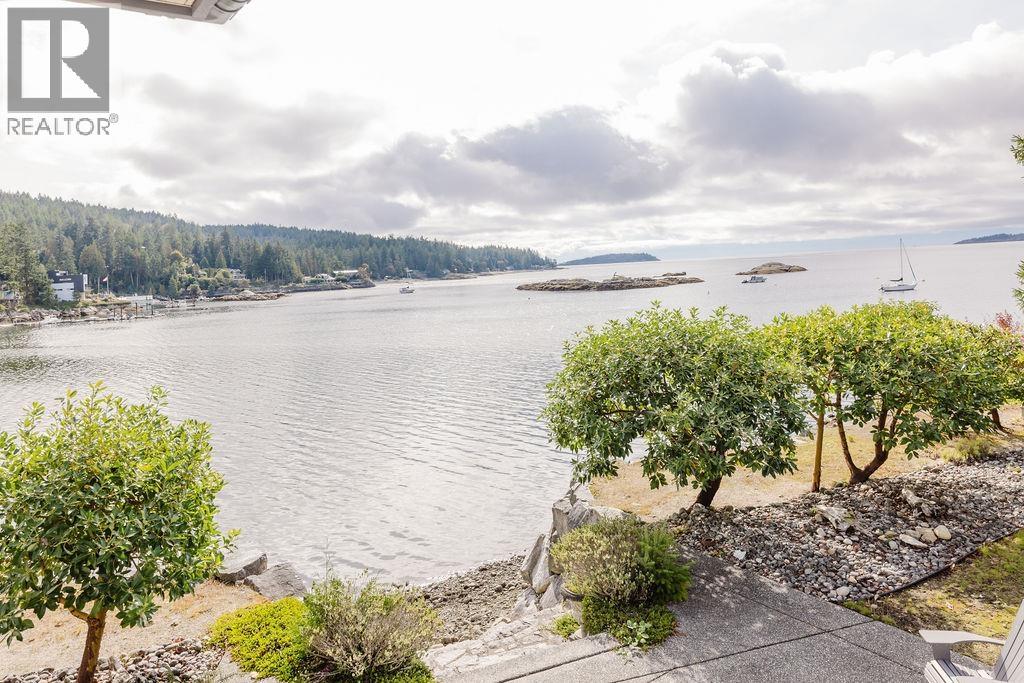 5620 MINTIE ROAD, Halfmoon Bay