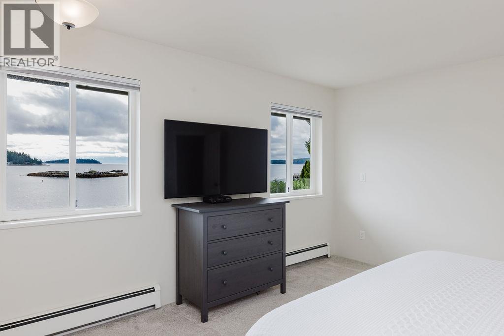 5620 MINTIE ROAD, Halfmoon Bay