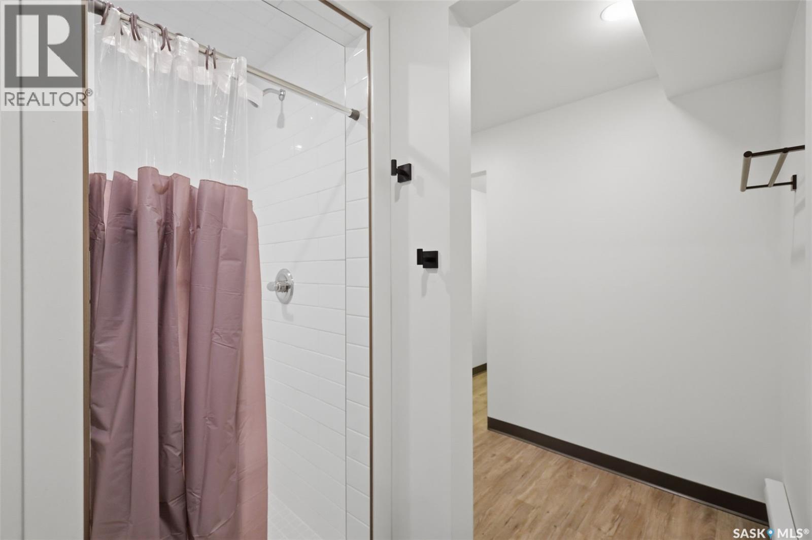 214 114 Clarence AVENUE S — photo 42
