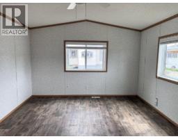 61 634 Elm Street, Quesnel, BC V2J3X1 Photo 9