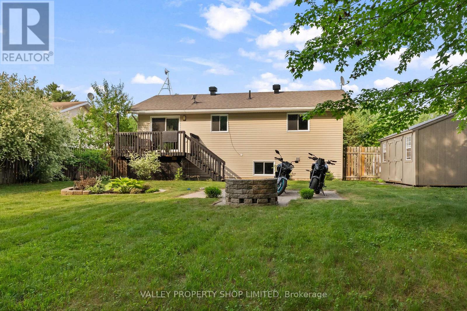 16 BOB SEGUIN DRIVE - 27
