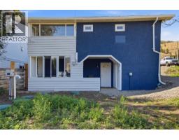 Living room - 6507 Savona Access Road, Kamloops, BC V0K2J0 Photo 9