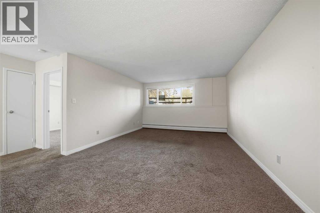 4746 55 Street - 11