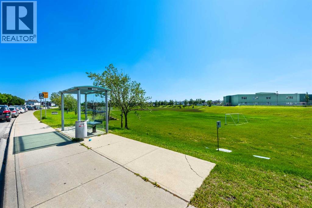 45 Martin Crossing Crescent NE - 37
