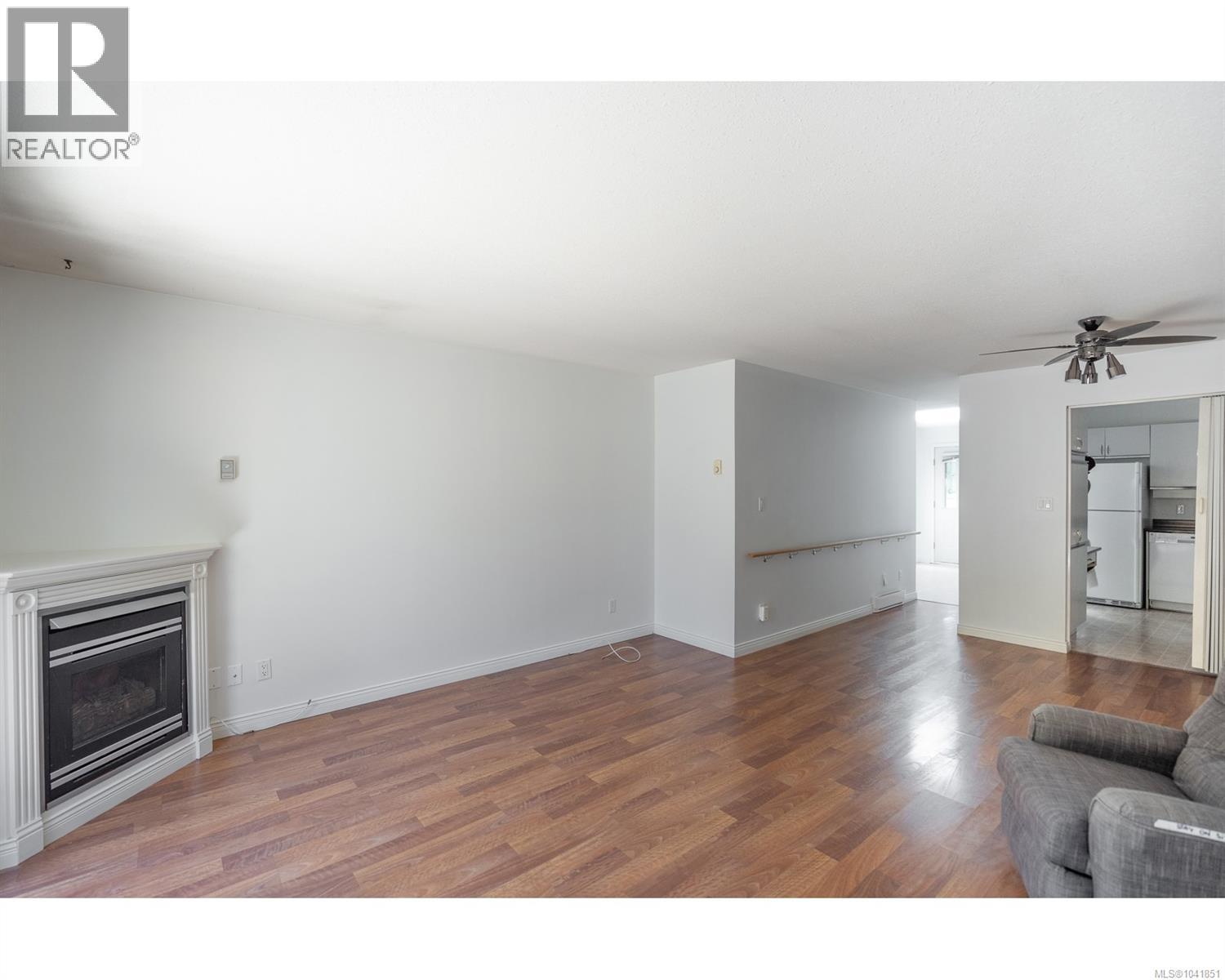 #20 450 Bay Ave - 9