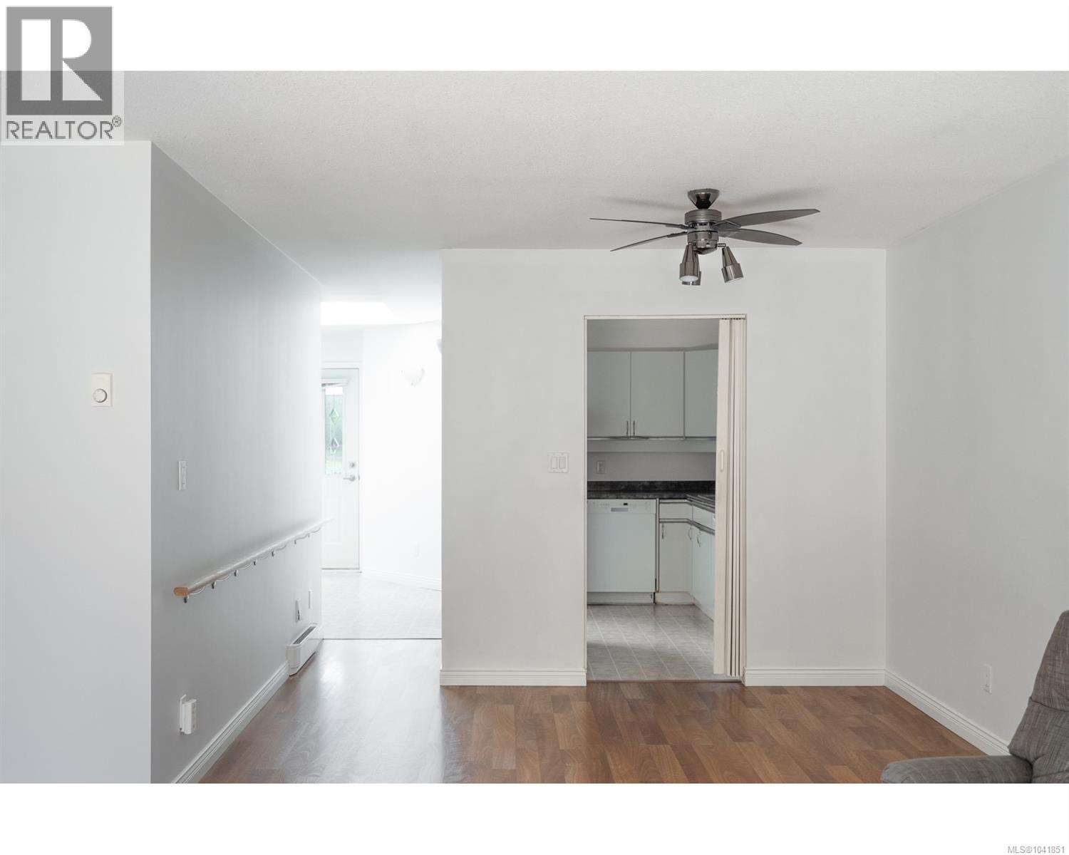 #20 450 Bay Ave - 14