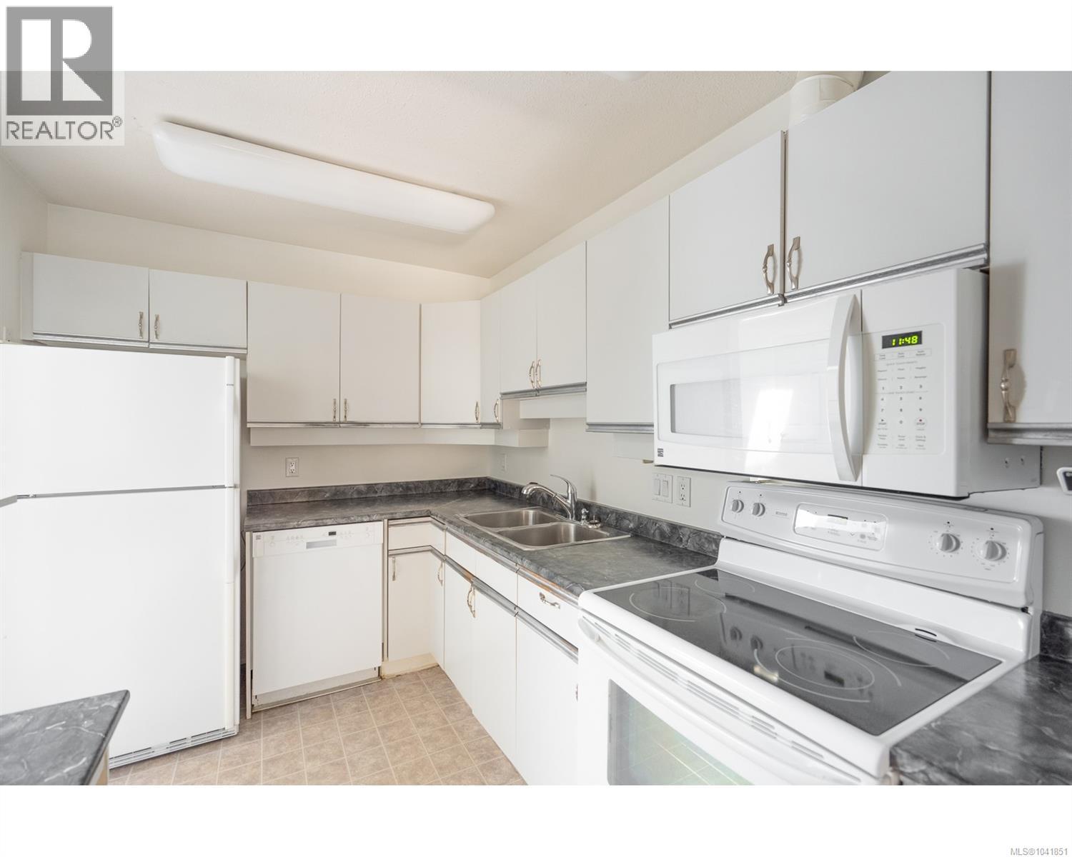 #20 450 Bay Ave - 12