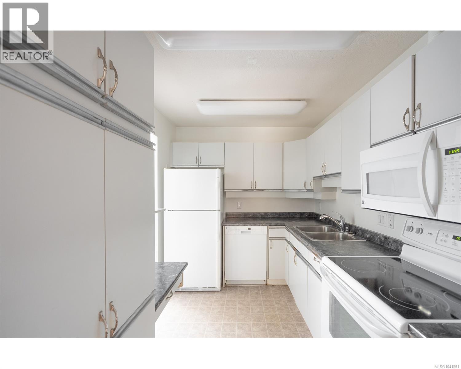 #20 450 Bay Ave - 15