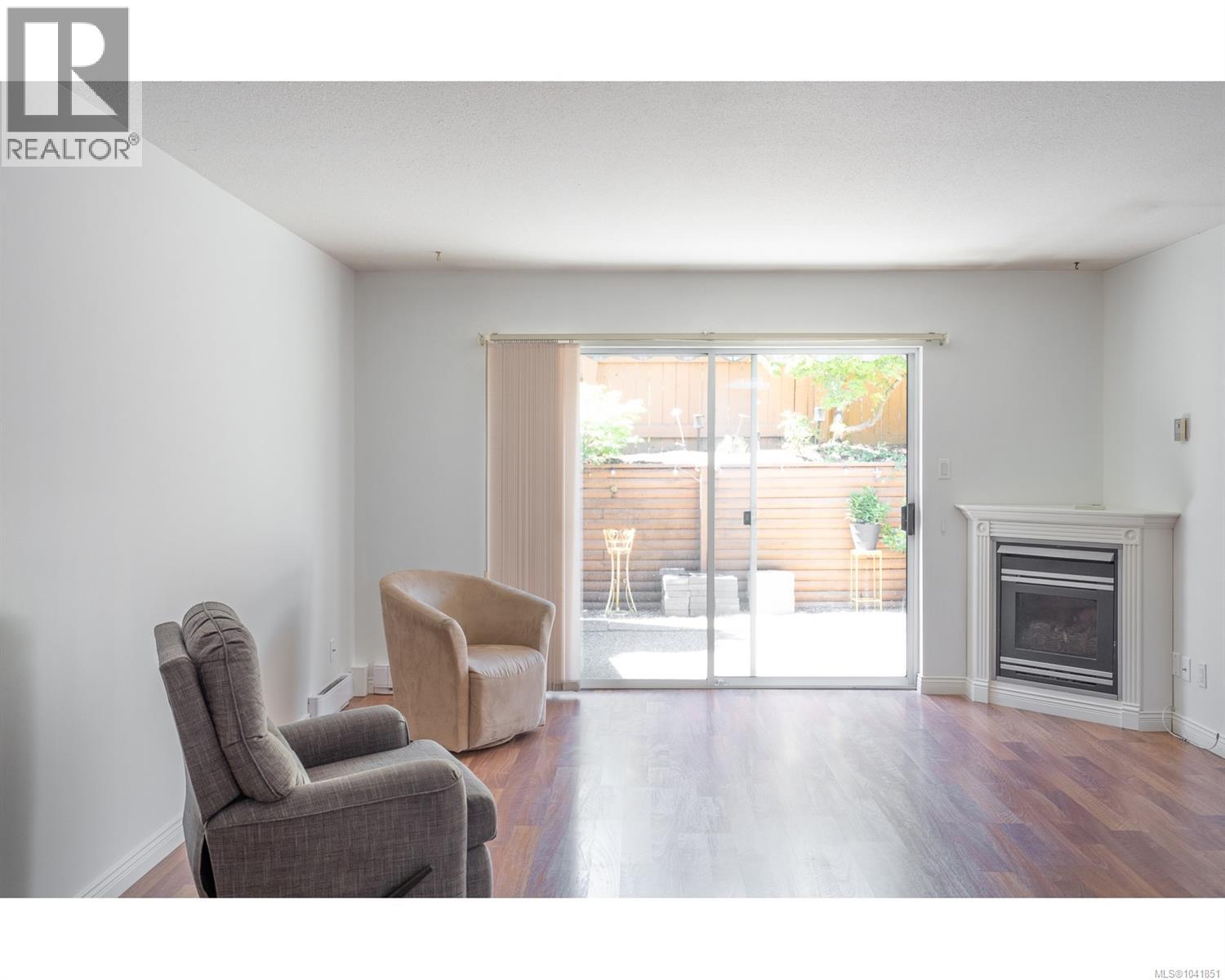 #20 450 Bay Ave - 7