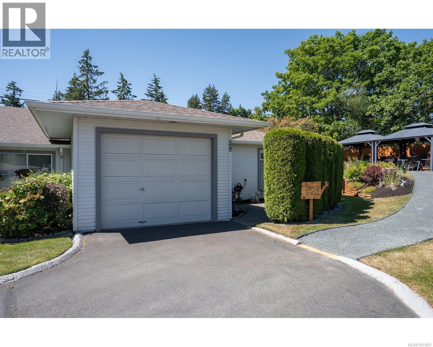 #20 450 Bay Ave - 1